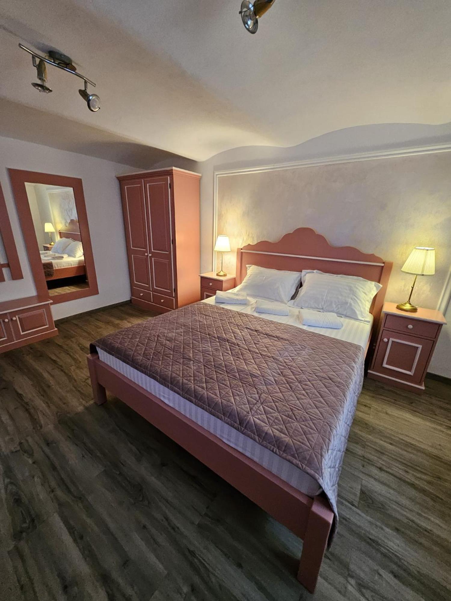 Casa Raduly - Apartament Demisol Sibiu Bagian luar foto