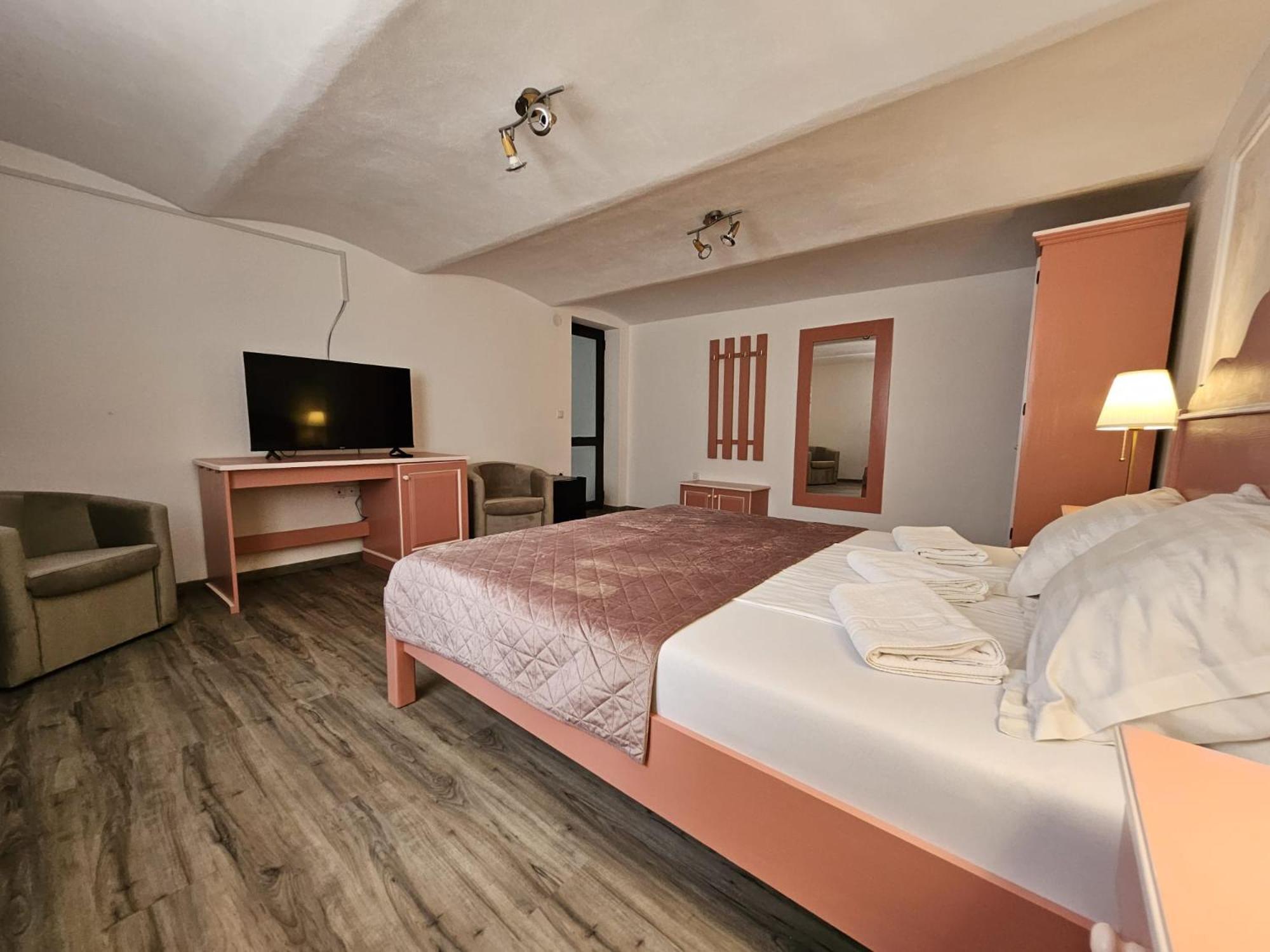 Casa Raduly - Apartament Demisol Sibiu Bagian luar foto